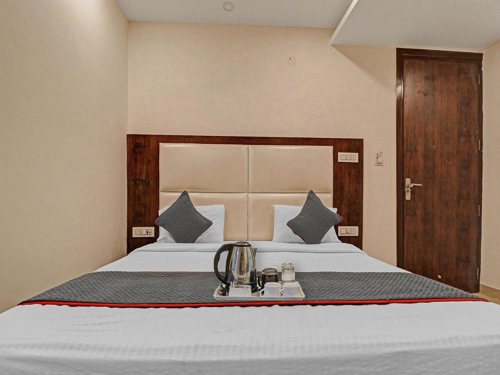 Townhouse Tark Inn 뉴델리 외부 사진
