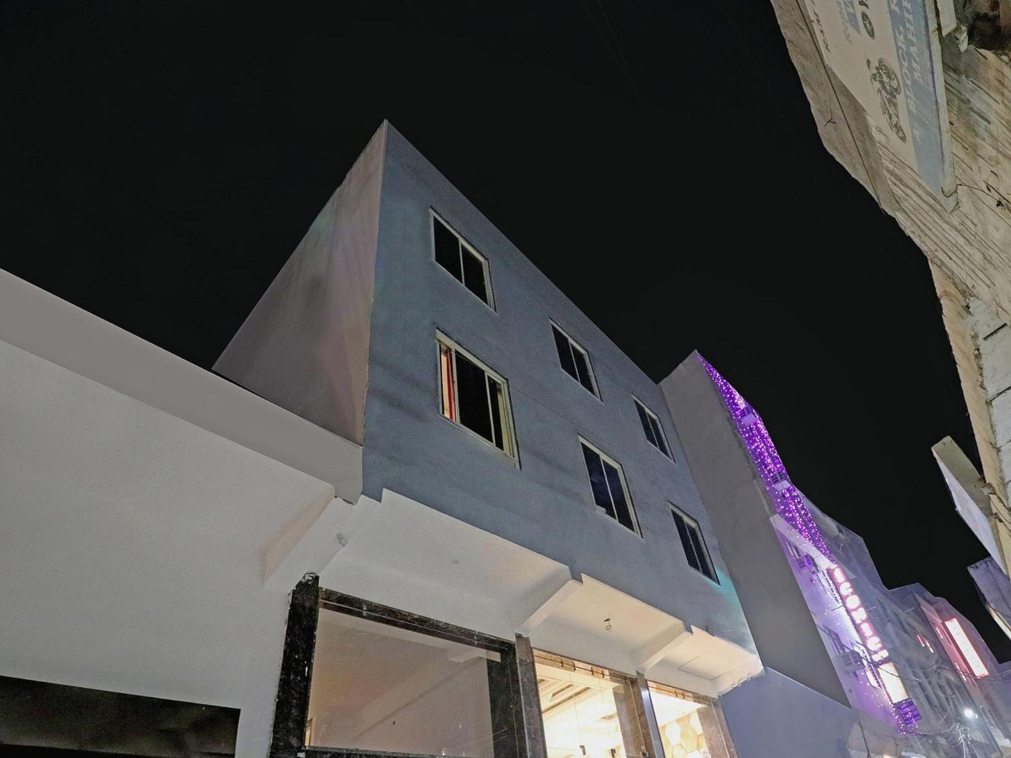 Townhouse Tark Inn 뉴델리 외부 사진