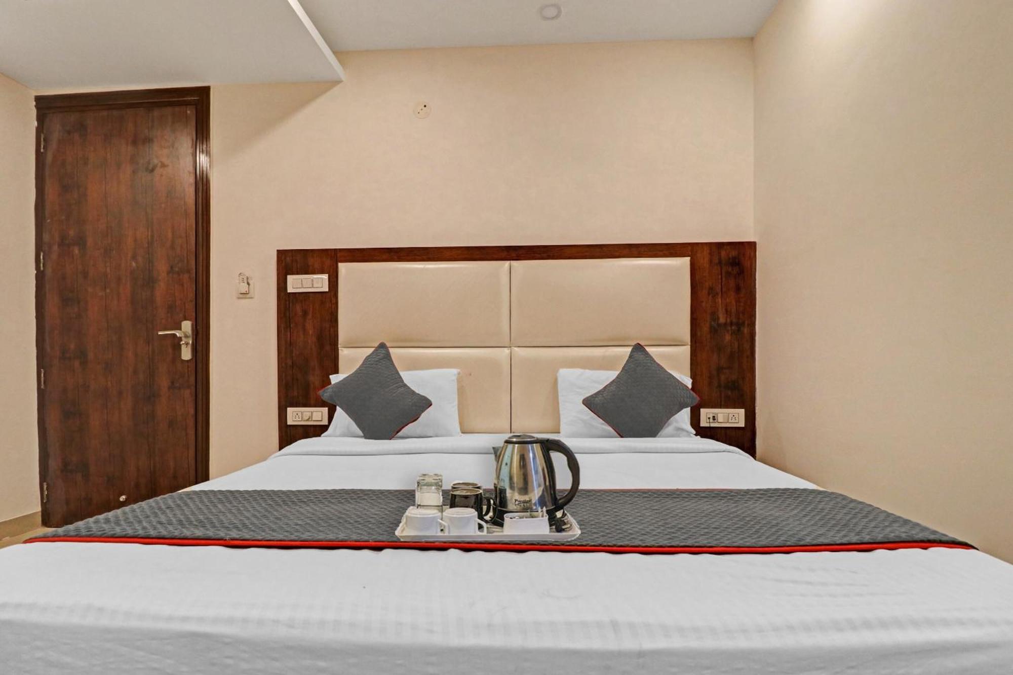 Townhouse Tark Inn 뉴델리 외부 사진